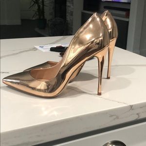 Steve Madden rose gold pumps